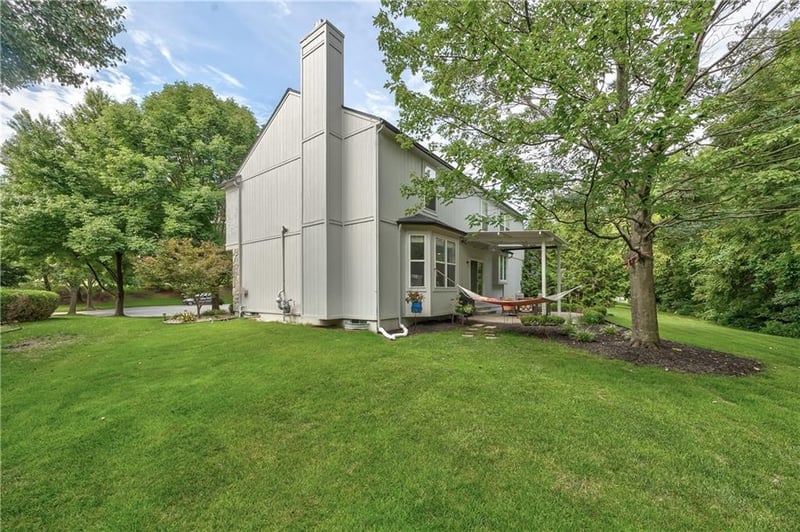 15712 W 158th Ter, Olathe, KS 66062