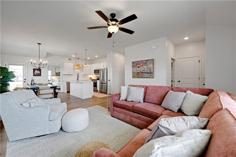 27004 E Dogwood Ln, Lee's Summit, MO 64086