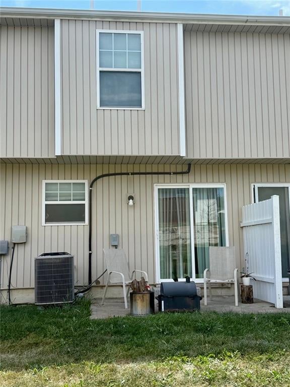 262 Pointe Ln #1, Raymore, MO 64083