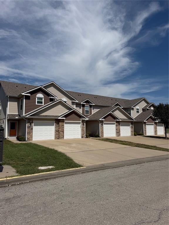 262 Pointe Ln #1, Raymore, MO 64083