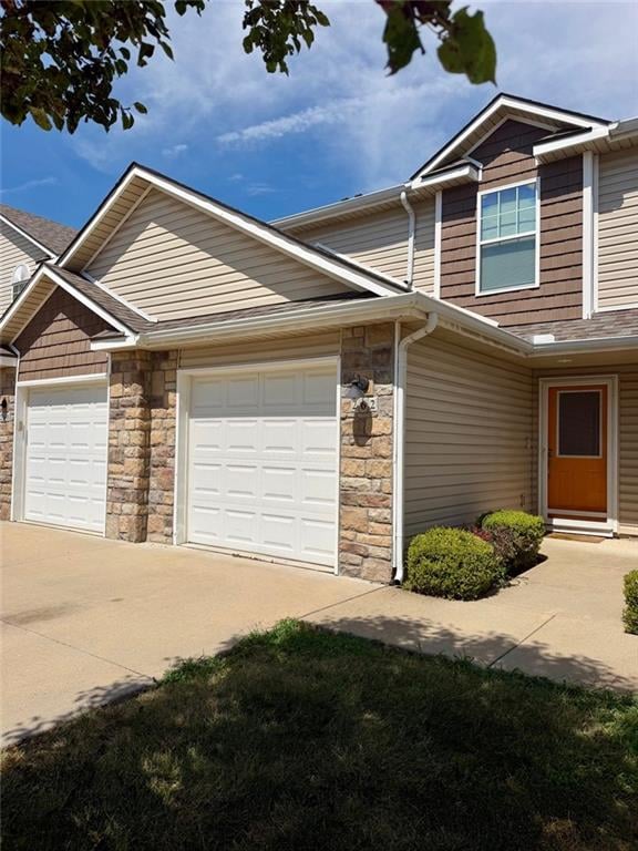 262 Pointe Ln #1, Raymore, MO 64083