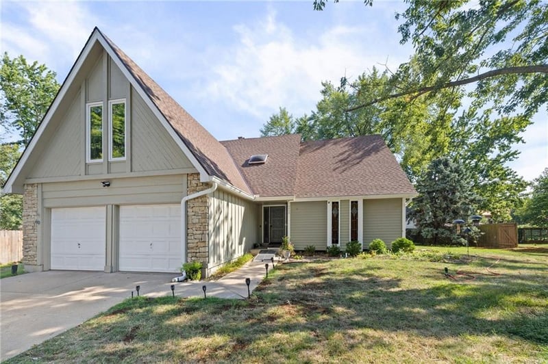 10955 Nieman Rd, Overland Park, KS 66210