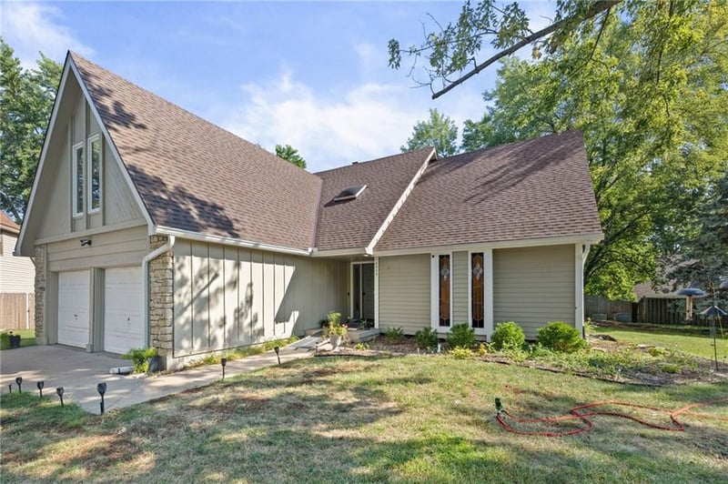 10955 Nieman Rd, Overland Park, KS 66210