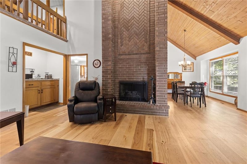10955 Nieman Rd, Overland Park, KS 66210