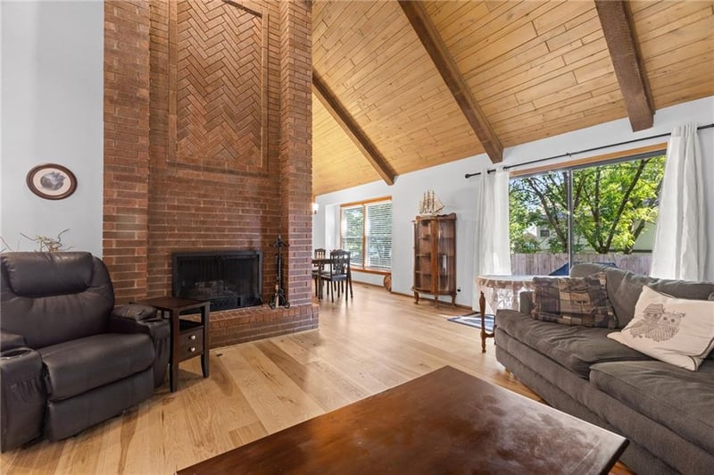 10955 Nieman Rd, Overland Park, KS 66210