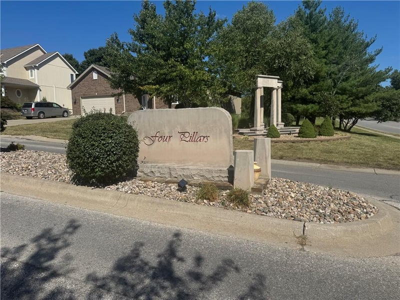 1816 NE Volos Ct, Grain Valley, MO 64029