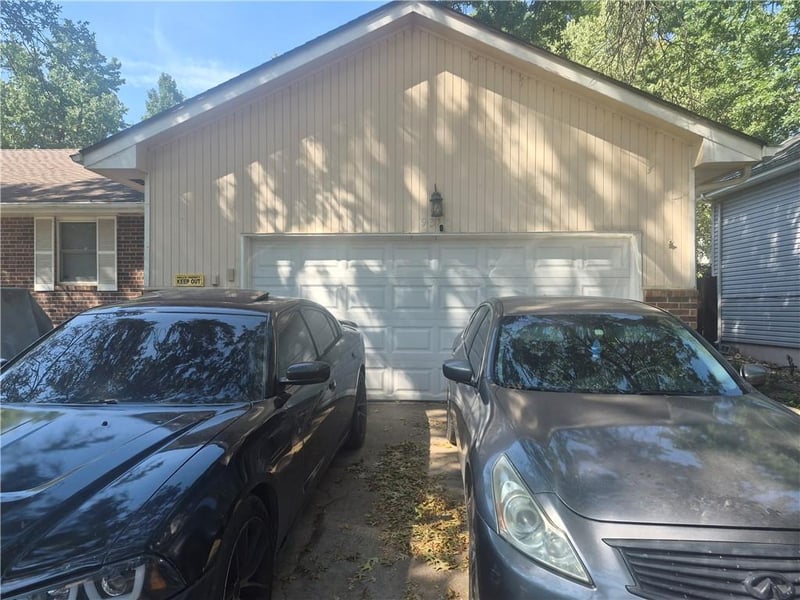 9310 E 83rd St, Raytown, MO 64138