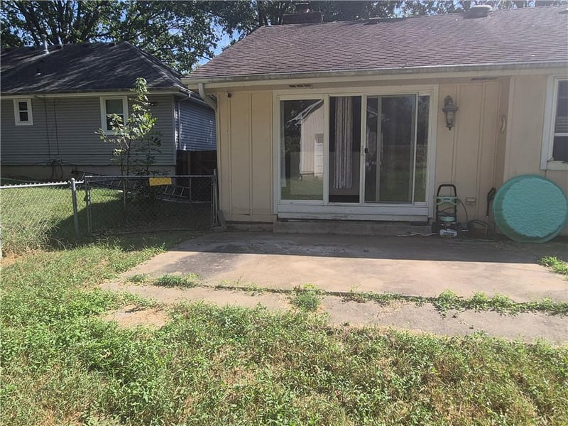 9310 E 83rd St, Raytown, MO 64138