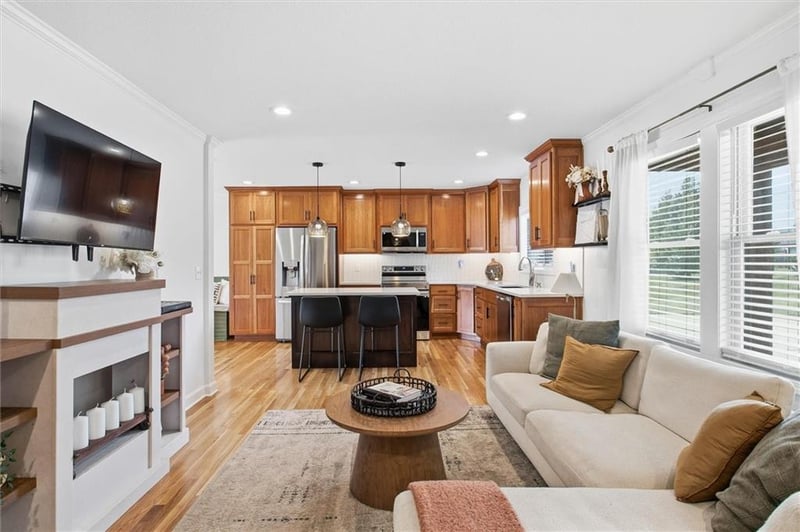 10827 W 62nd St, Shawnee, KS 66203