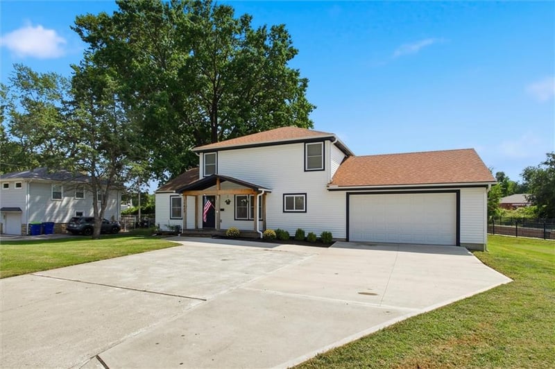 10827 W 62nd St, Shawnee, KS 66203