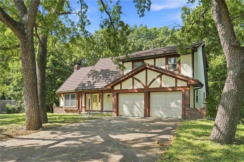 3706 W Colony Sq, St Joseph, MO 64506