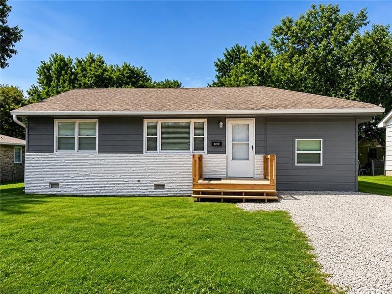 303 S Washington Ave, Knob Noster, MO 65336