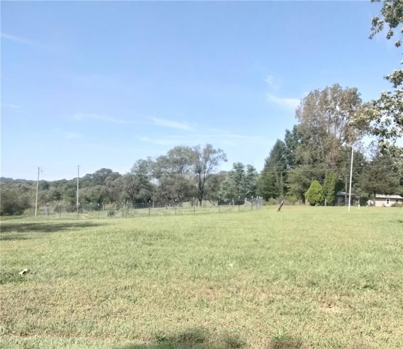 31608 Horn Cir, Excelsior Springs, MO 64024