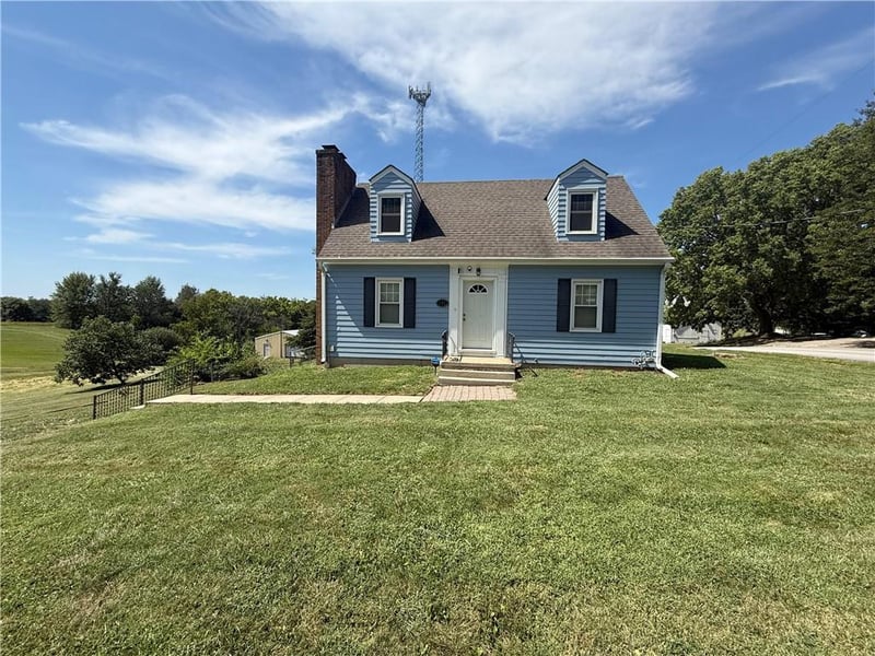 202 S 14th St, Savannah, MO 64485