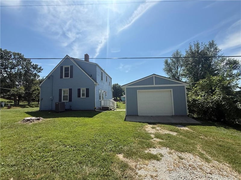 202 S 14th St, Savannah, MO 64485