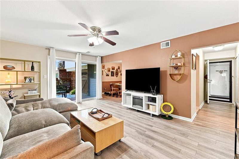 9622 Perry Ln #A, Overland Park, KS 66212