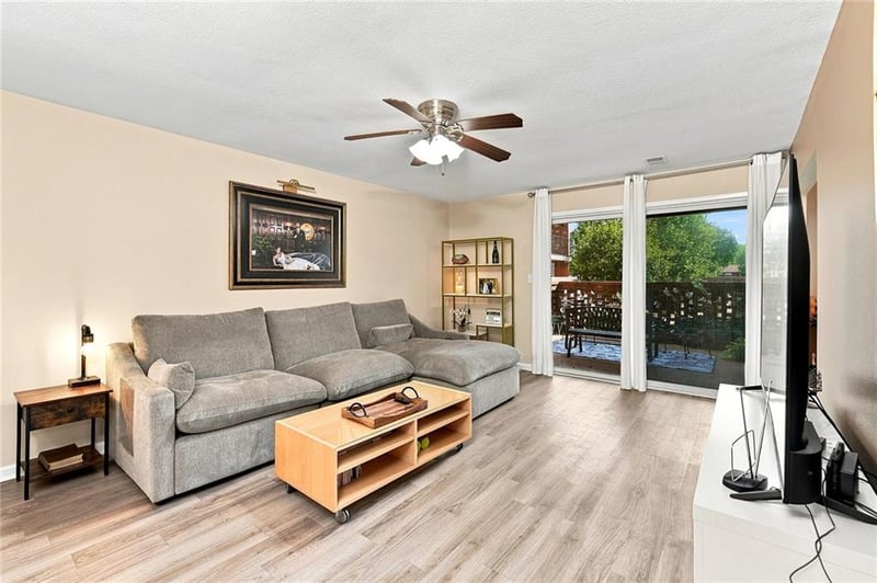 9622 Perry Ln #A, Overland Park, KS 66212