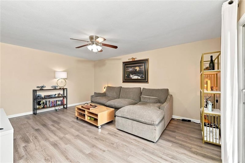 9622 Perry Ln #A, Overland Park, KS 66212