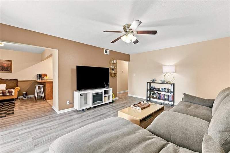 9622 Perry Ln #A, Overland Park, KS 66212