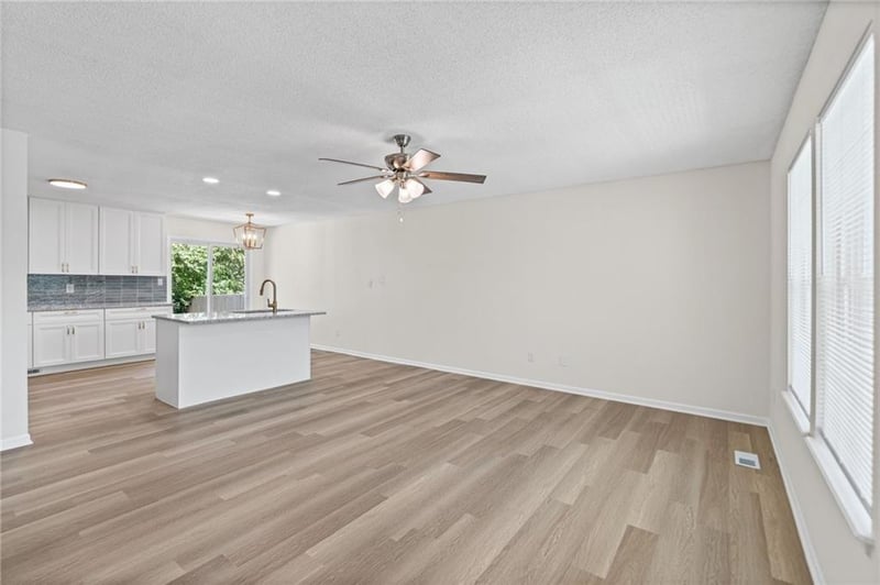 8620 NE 116th St, Kansas City, MO 64157