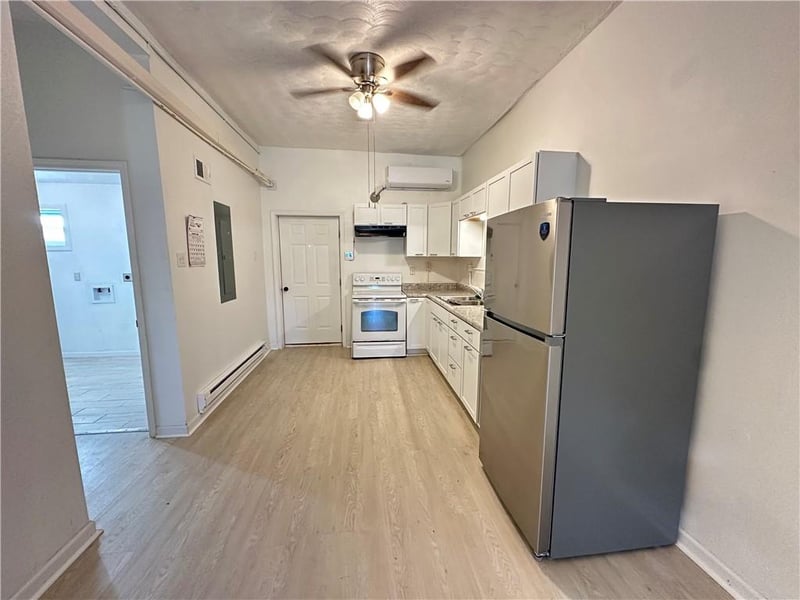 203 NE 2nd St, Hardin, MO 64035