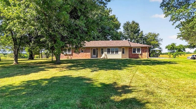 33600 E 315th St, Garden City, MO 64747