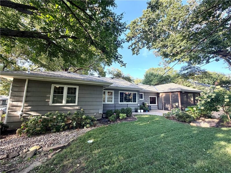 5401 W 65 Pl, Prairie Village, KS 66202