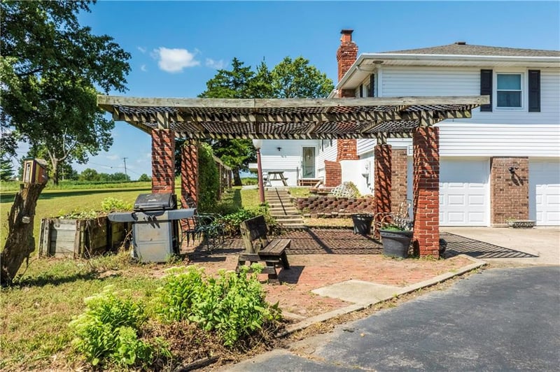 16670 Leavenworth Rd, Basehor, KS 66007