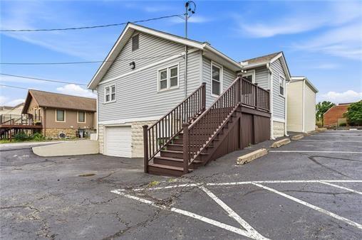 6107 Blue Ridge Blvd, Raytown, MO 64133