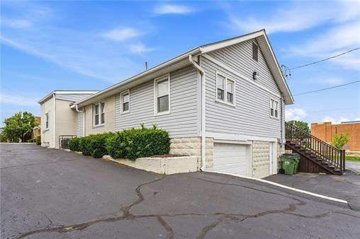 6107 Blue Ridge Blvd, Raytown, MO 64133