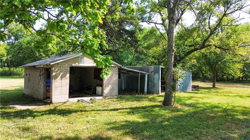 604 E Walnut St, Blue Mound, KS 66010