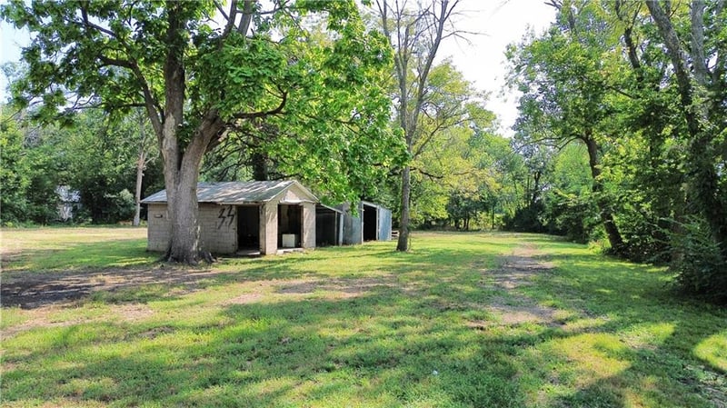 604 E Walnut St, Blue Mound, KS 66010