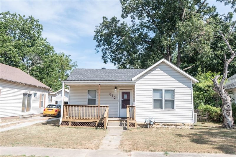 812 W Locust St, Independence, KS 67301