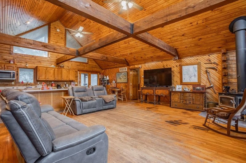 6030 Se 740 Pvt Rd, Collins, MO 64738