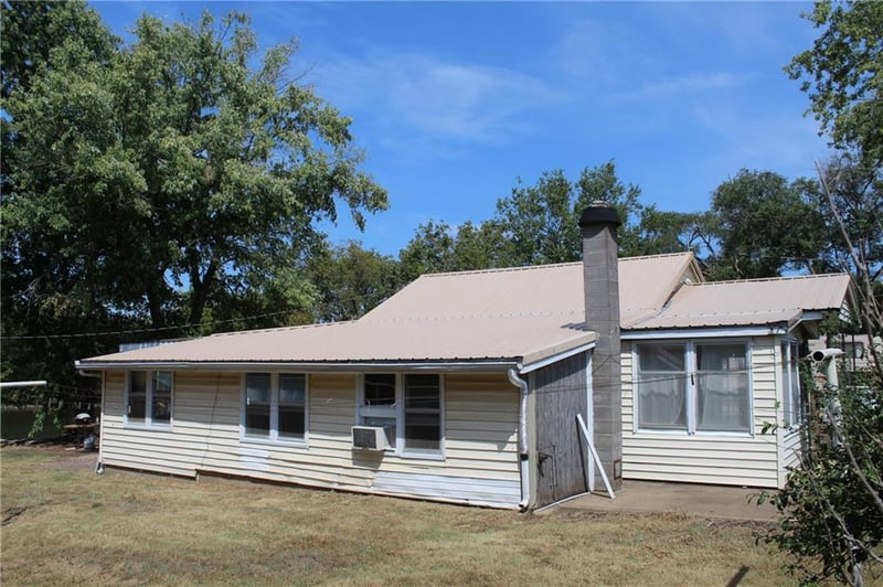 1538 Us Highway 59 Hw, Moran, KS 66755