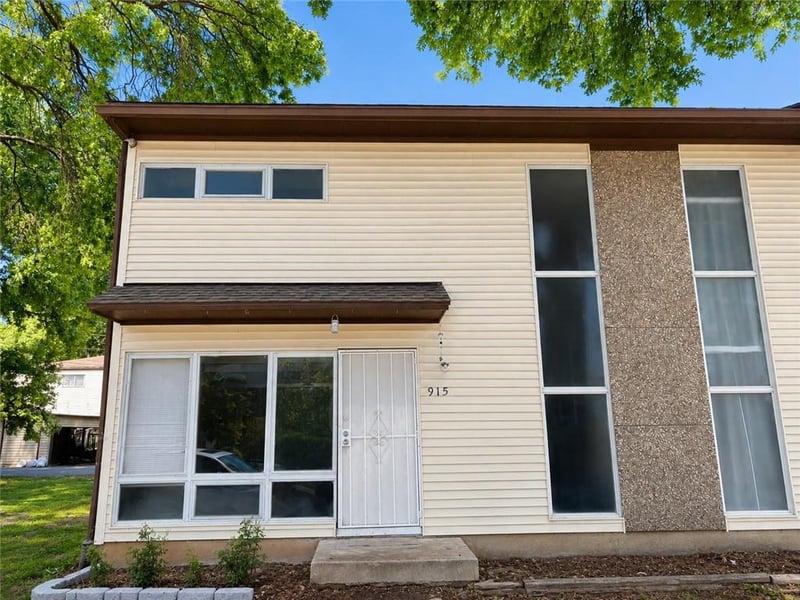 915 N 70th Ter, Kansas City, KS 66112