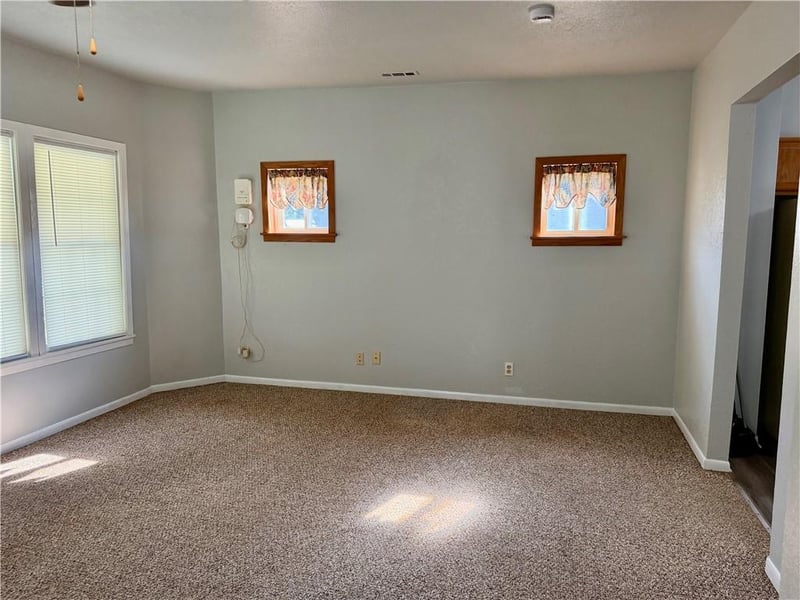 1506 6th Ave, St Joseph, MO 64505