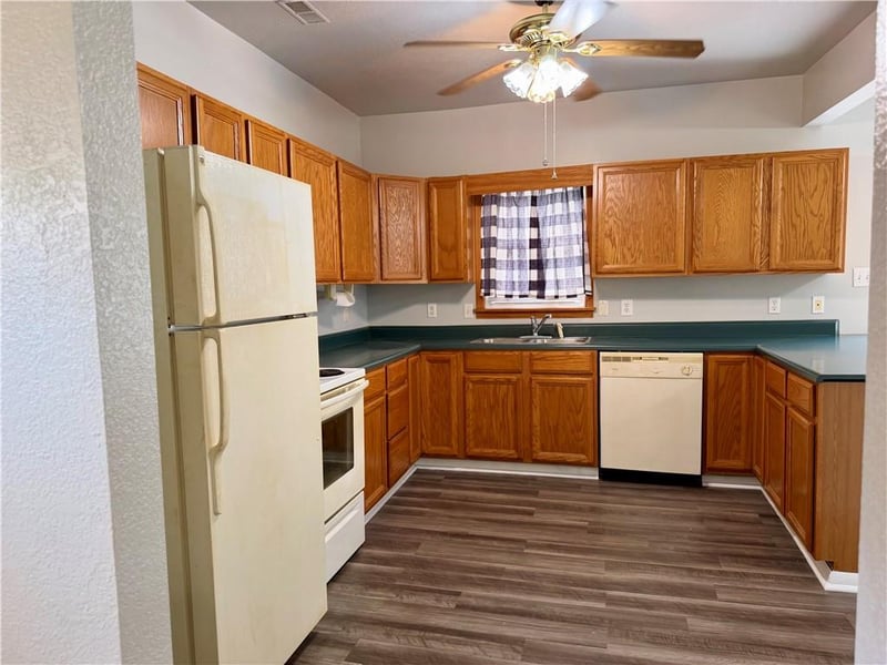 1506 6th Ave, St Joseph, MO 64505