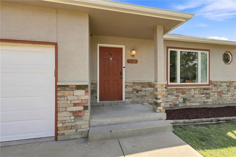 533 N Mulberry St, Gardner, KS 66030