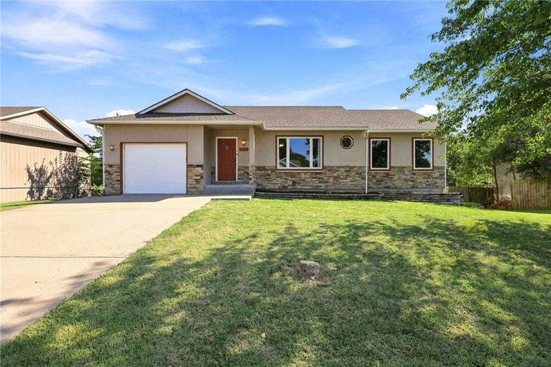 533 N Mulberry St, Gardner, KS 66030