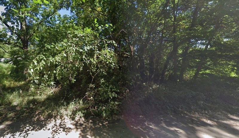 117 Foothill Dr, Mound City, KS 66056