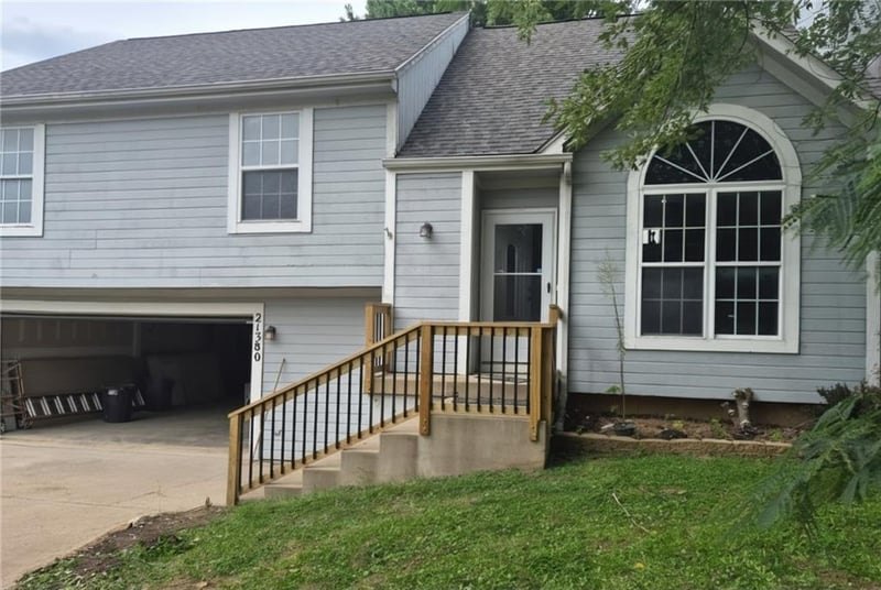 21380 W 181st Ter, Olathe, KS 66062