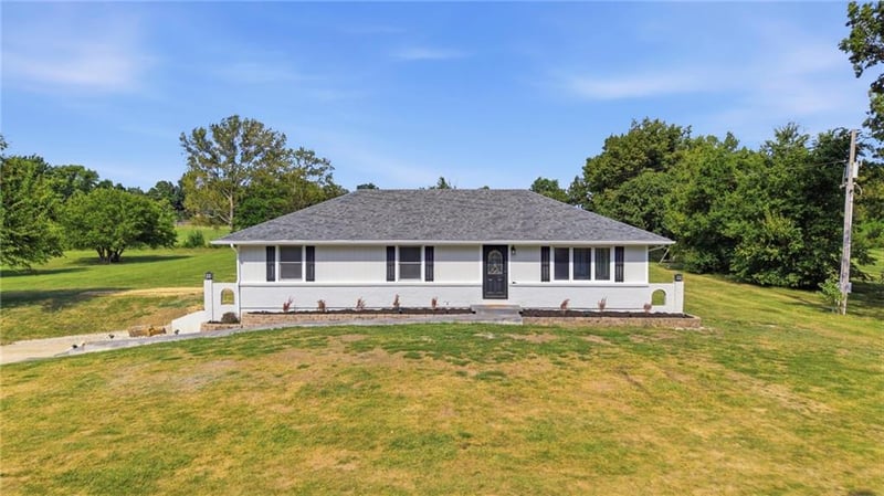 1010 Wesley Ave, Raymore, MO 64083