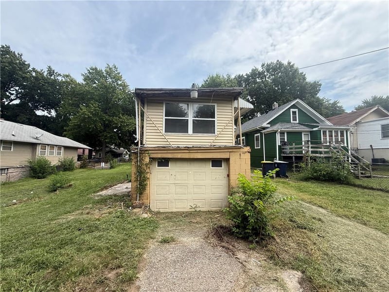 2832 Askew Ave, Kansas City, MO 64128