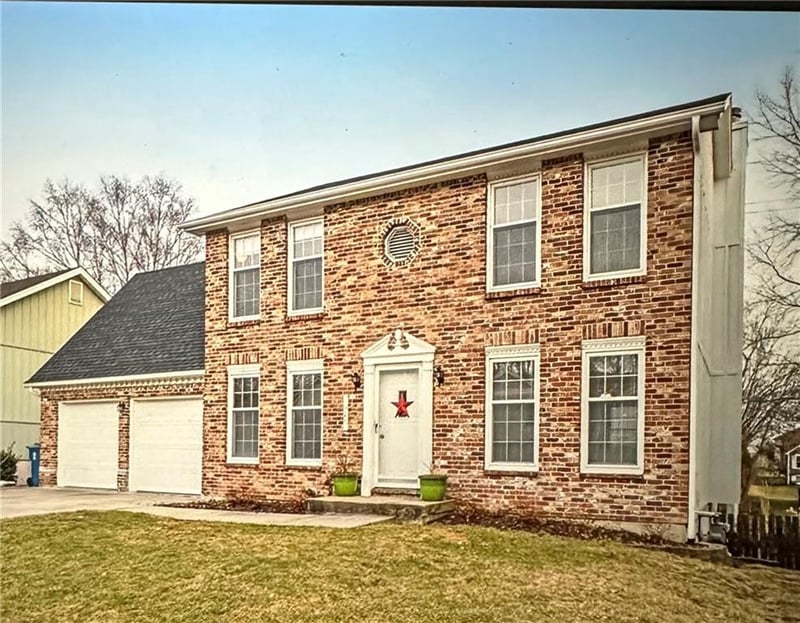 1629 Dunwich Dr, Liberty, MO 64068