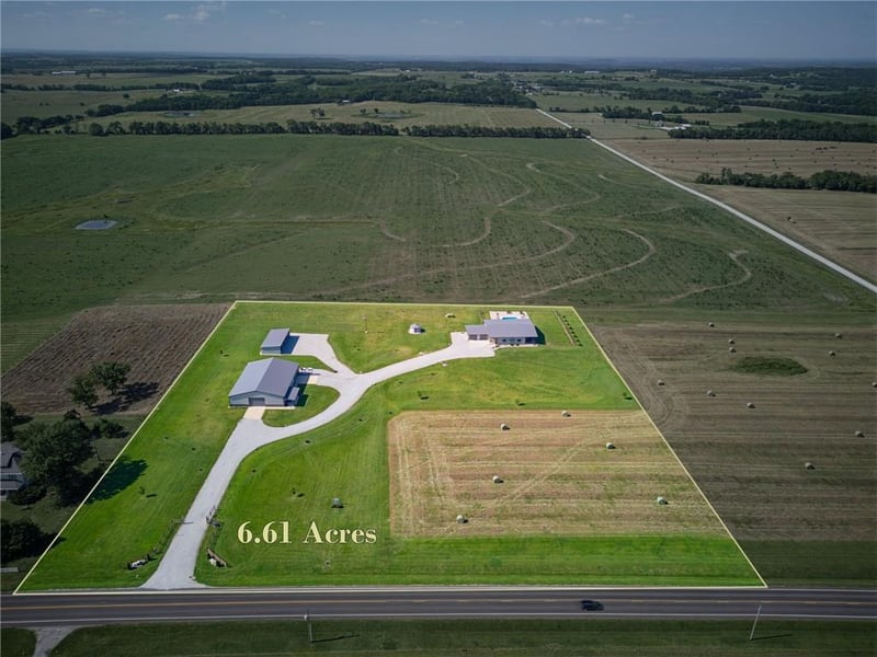 1482 N 300 Rd, Baldwin City, KS 66006