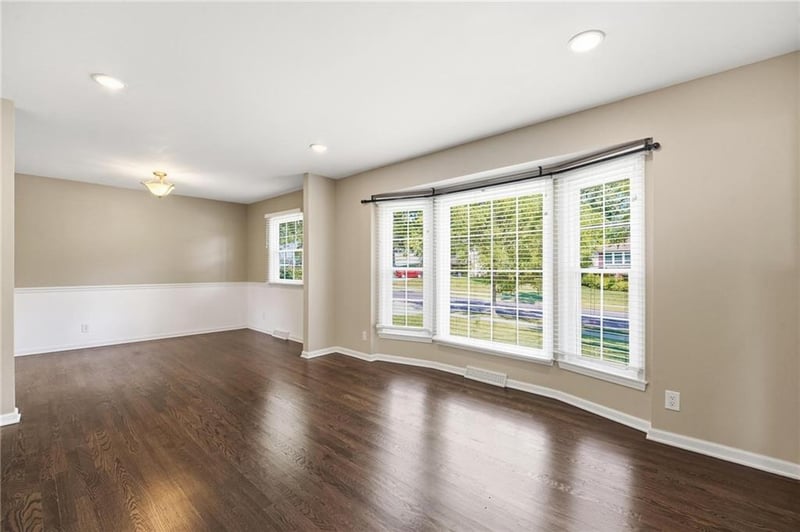 9224 Switzer Rd, Overland Park, KS 66214