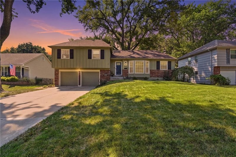 9224 Switzer Rd, Overland Park, KS 66214