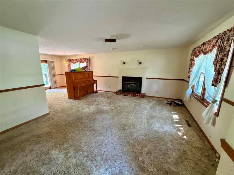 627 W Edwards St, Maryville, MO 64468