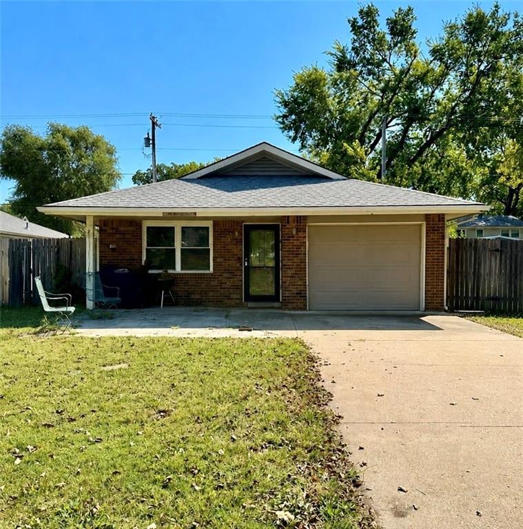 1014 Locust St, Eudora, KS 66025